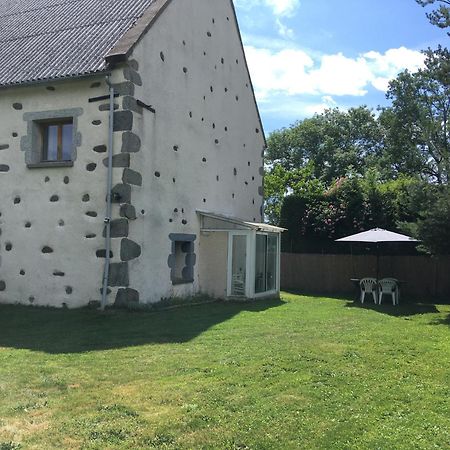 Gite Rural - Grange Des Pres Blancs Chaine Des Puys Le Vernet-Sainte-Marguerite Exterior photo